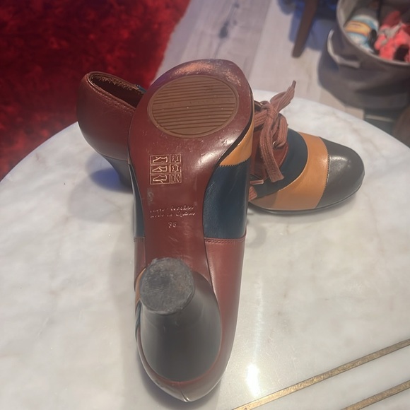 Lovely booties, vintage looking! Exceptionally comfortable! - Picture 9 of 10